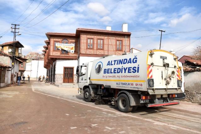 Altındağ Belediyesi’nden Hamamönü’nde temizlik çalışması