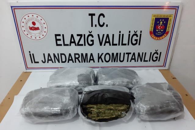Ankara’ya valizle uyuşturucu sevk etmek isteyen şüpheli Elazığ’da yakalandı