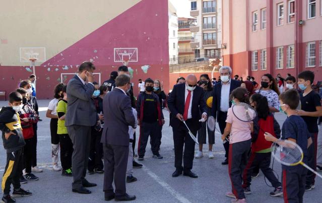 Keçiören Belediyesinden okullarda ‘cam pota’ seferberliği