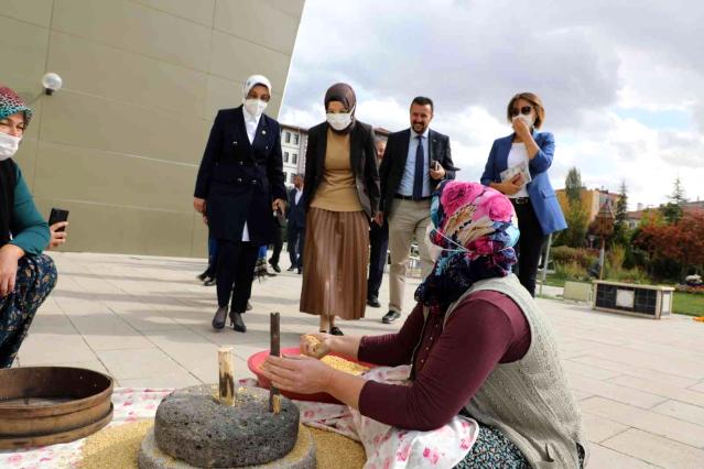 Akyurt’un hamarat kadınları üretiyor